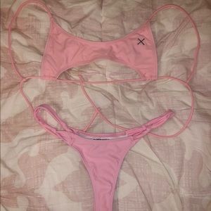 Boutine La split top and twist bottoms